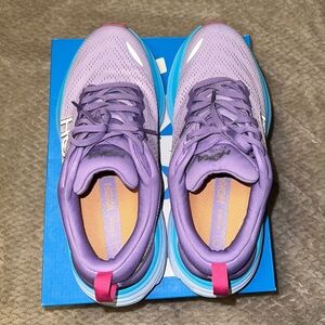 W Bondi 8 women’s Hokas